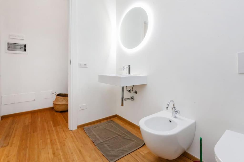Appartement Di Design A Pochi Passi Da Metro E Centro